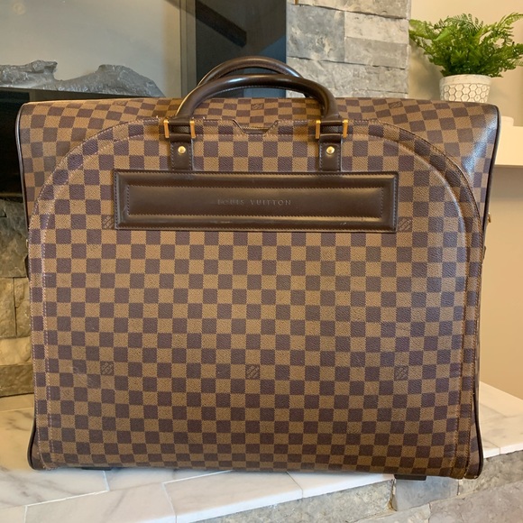 Louis Vuitton Handbags - Authentic Louis Vuitton Travel Bag Nolita